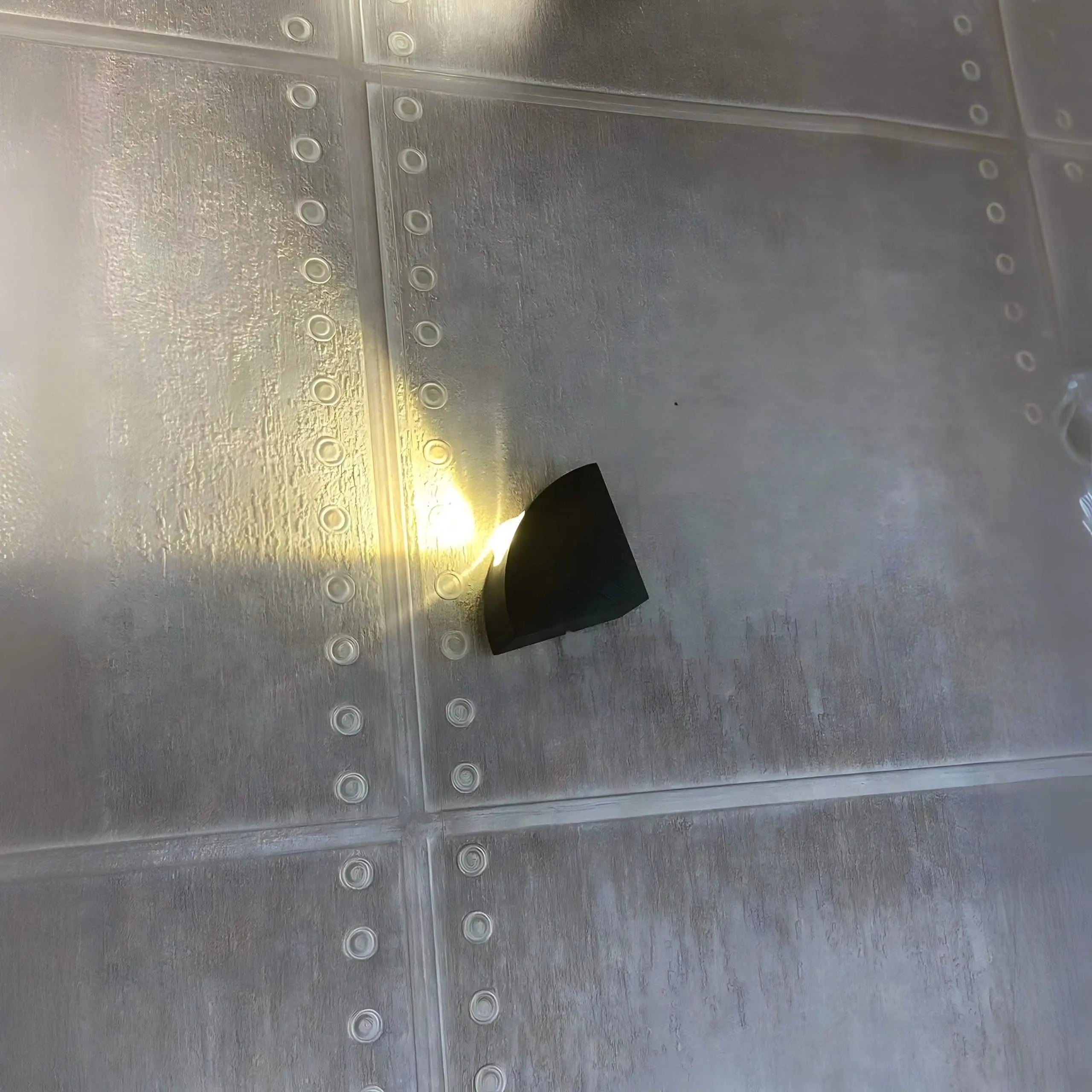 Light118 - ابليك حائط متعدد الالوان