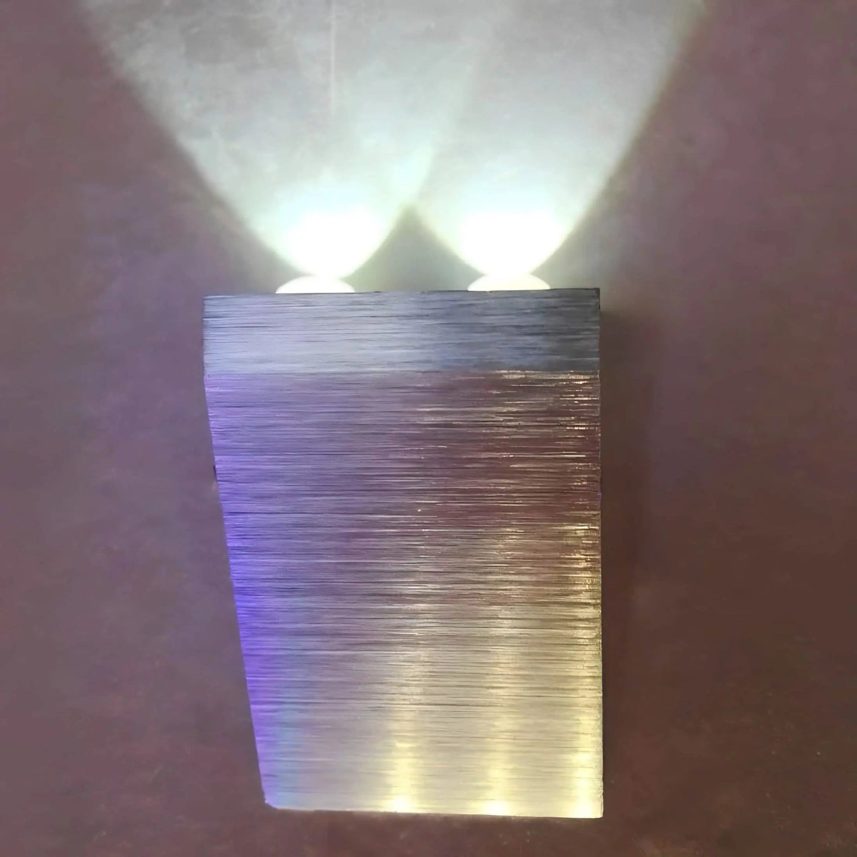 Light129 - ابليك حائط لون فضي