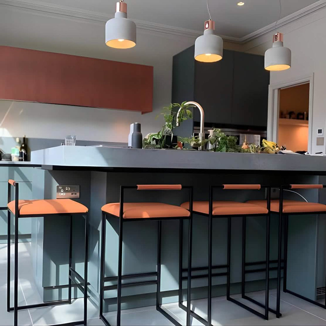 Best 129- كرسي بار معدن و جلد