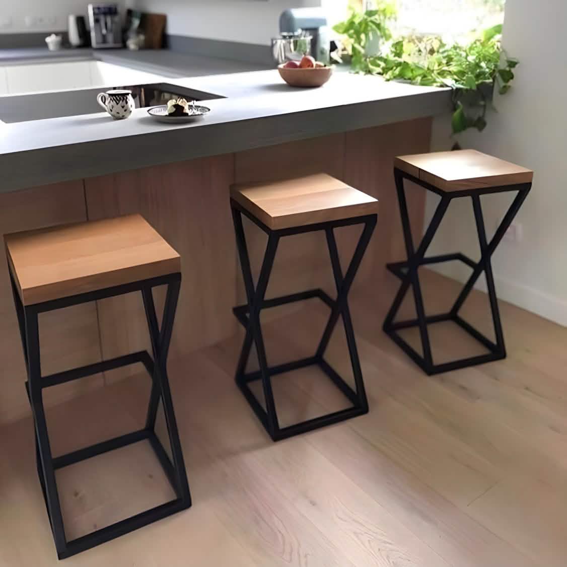 Sta312 - كرسي بار معدن و ام دي اف