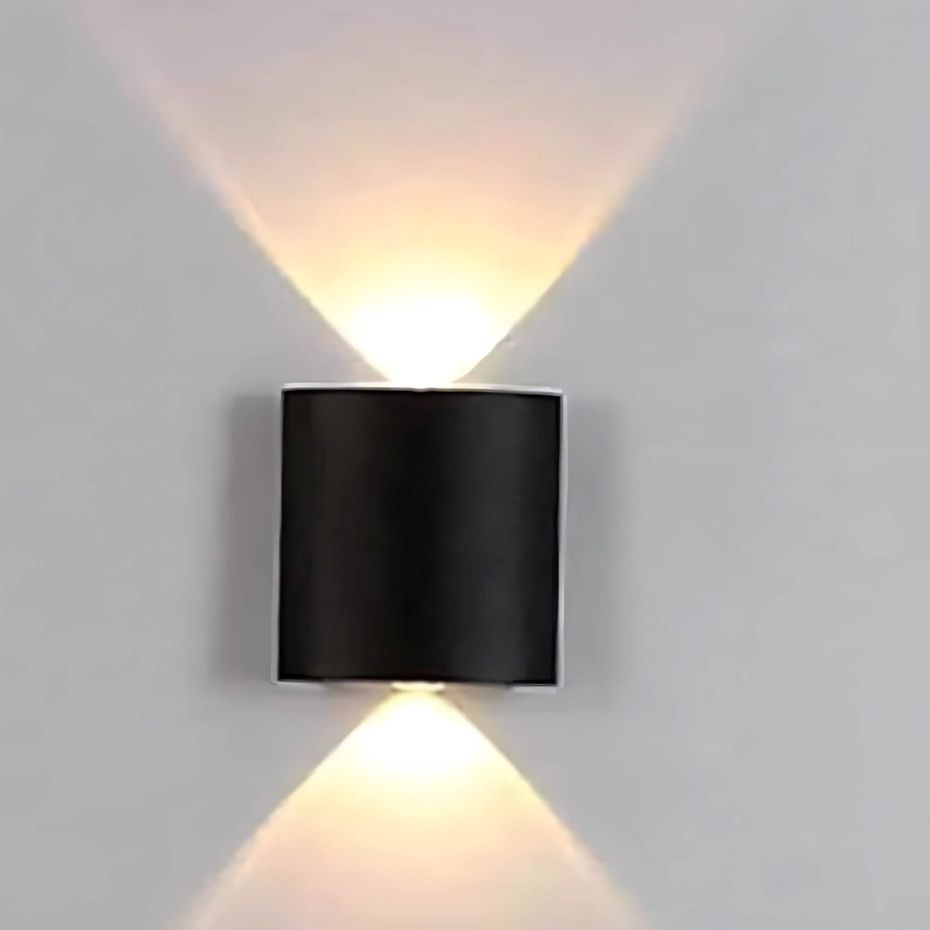Light225 - ابليك حائط معدن 8*15*8 سم
