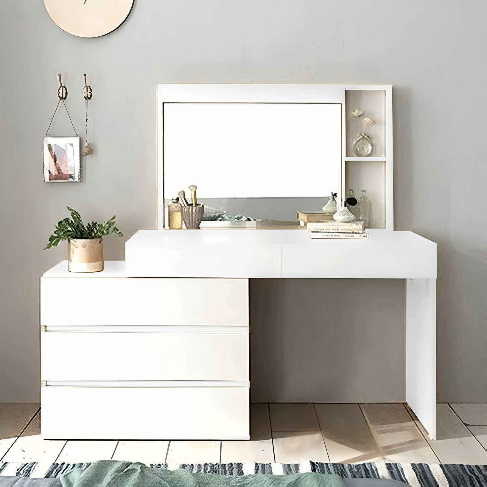 Best 20 - تسريحة لون ابيض و 3 أدراج